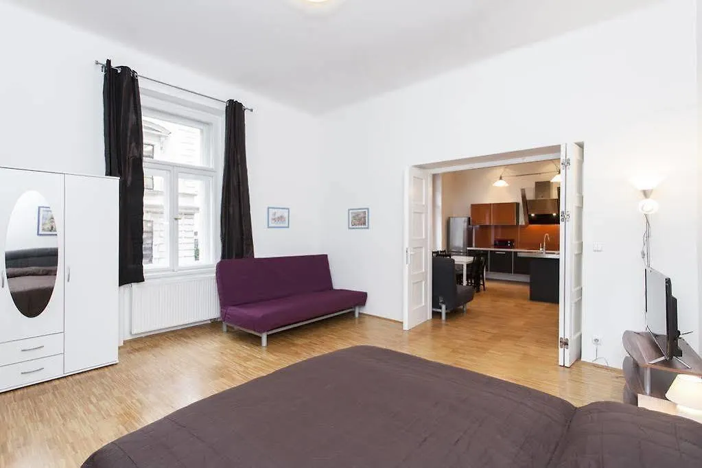 V Lesicku Residence Prague 0*,