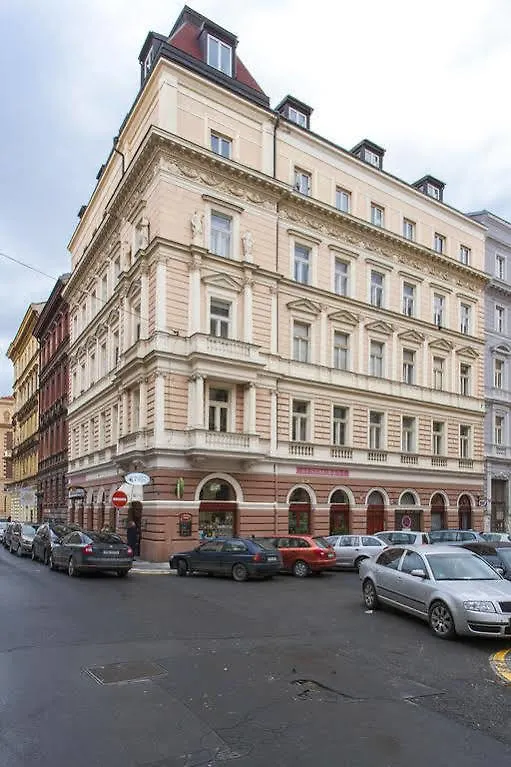 V Lesicku Residence Prague 0*,
